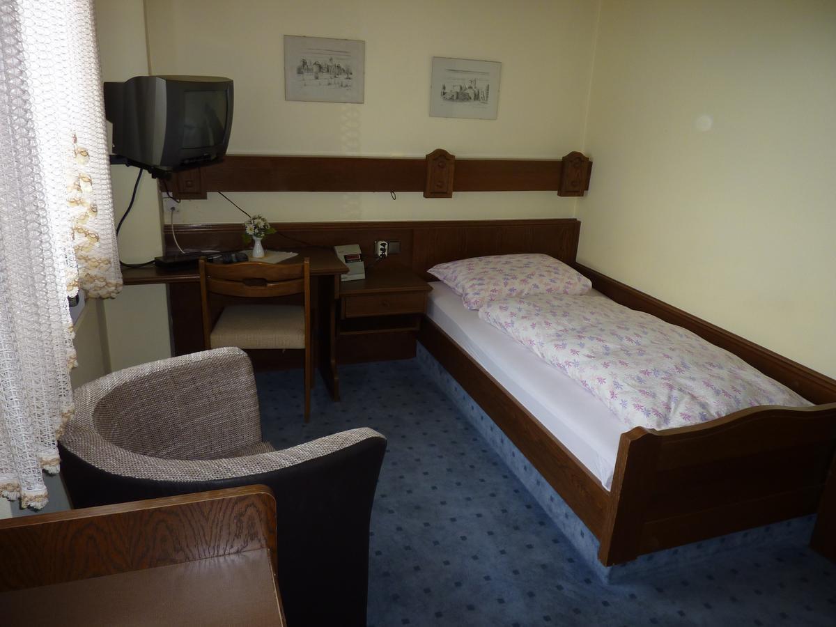 Gast- Und Gastehaus Simon Hotel Greifenstein Habitación foto